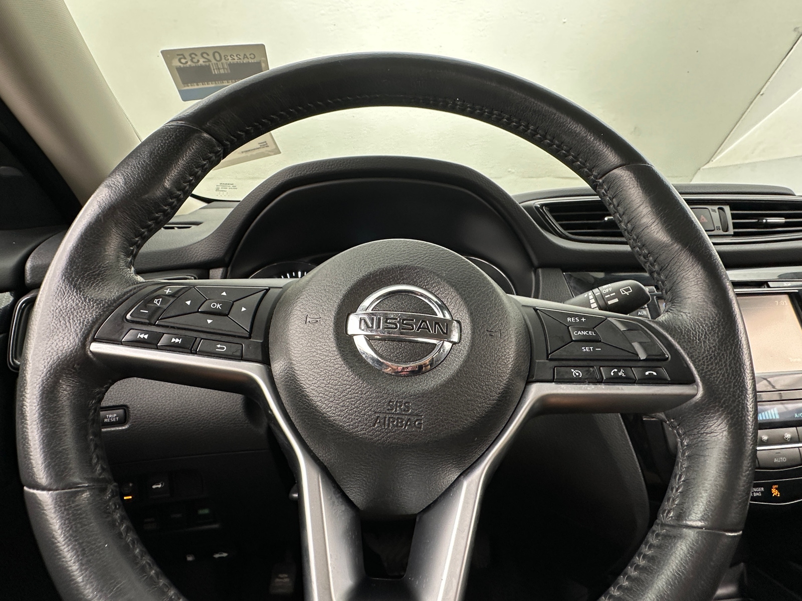 Thumbnail: 2017 Nissan Rogue - 4
