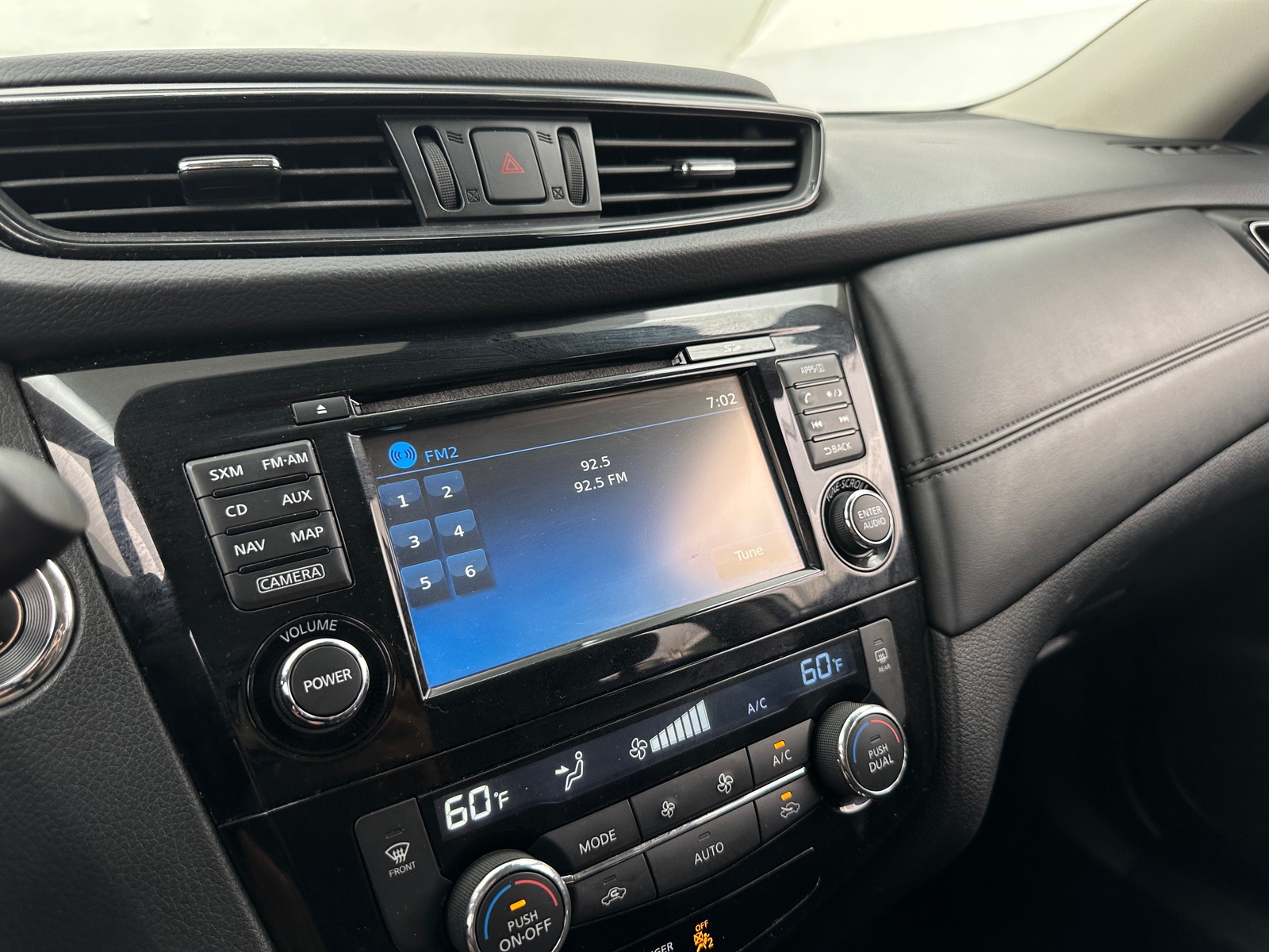 Thumbnail: 2017 Nissan Rogue - 3