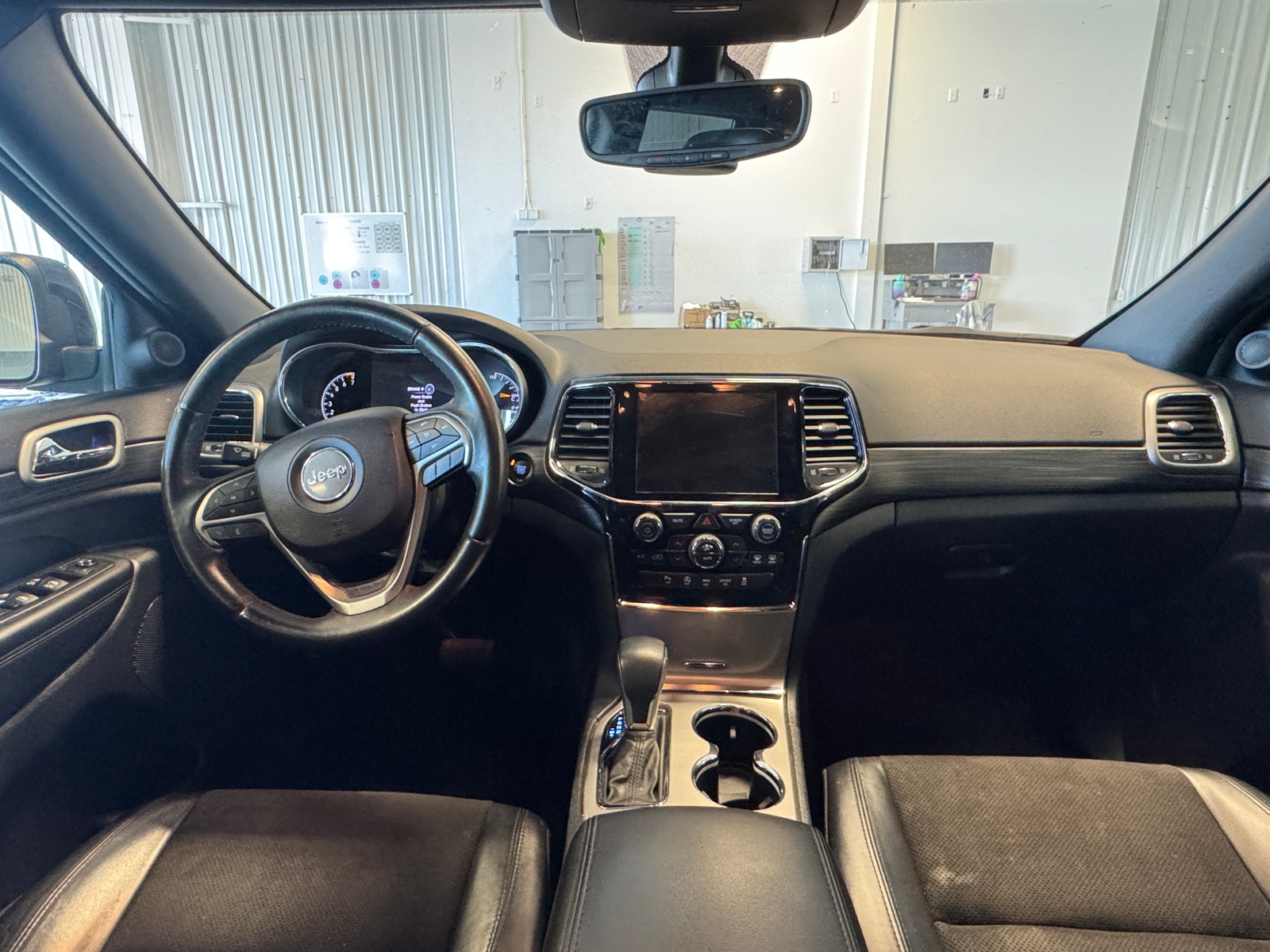Thumbnail: 2019 Jeep Grand Cherokee - 3