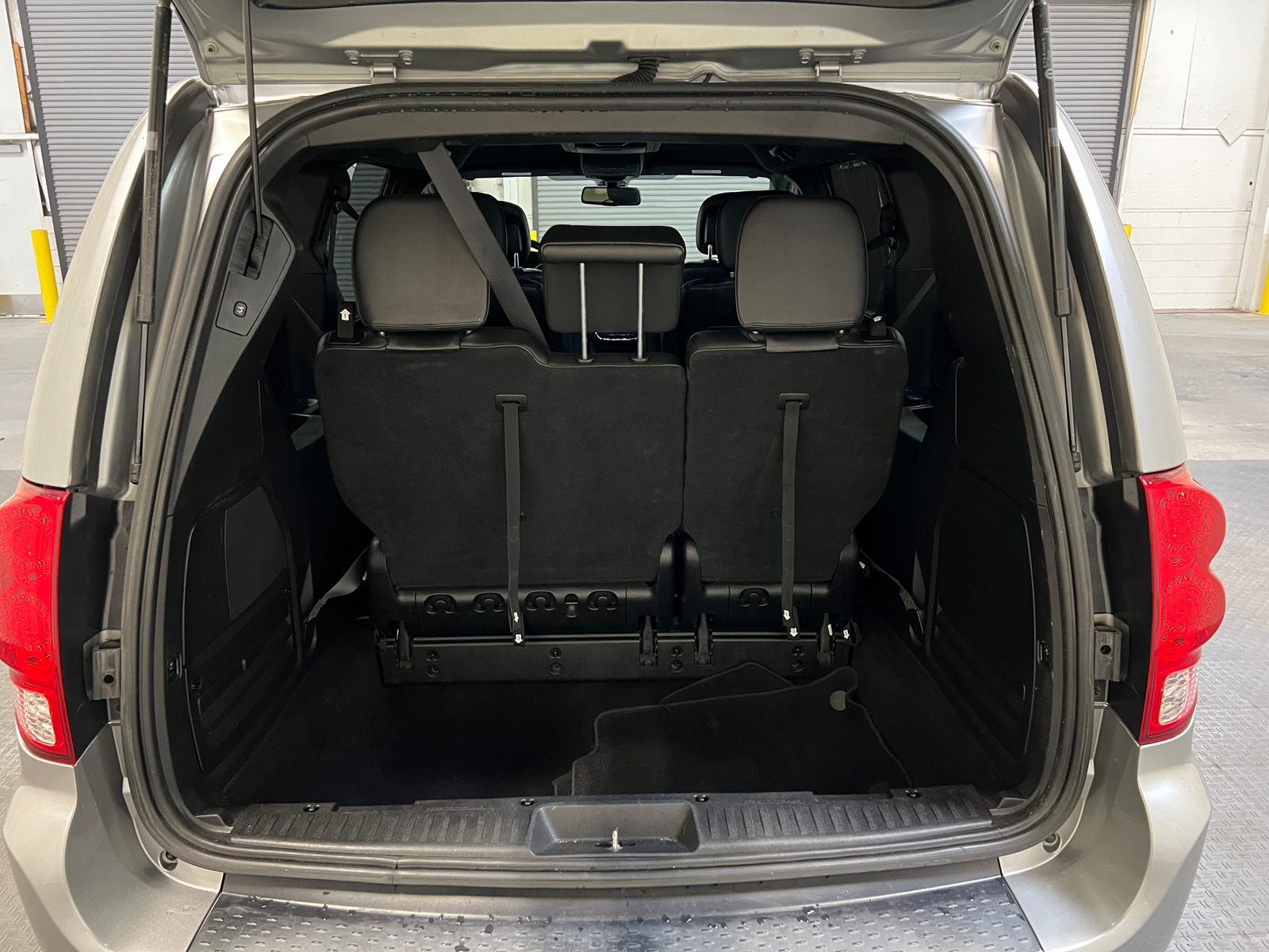 Thumbnail: 2019 Dodge Grand Caravan - 6