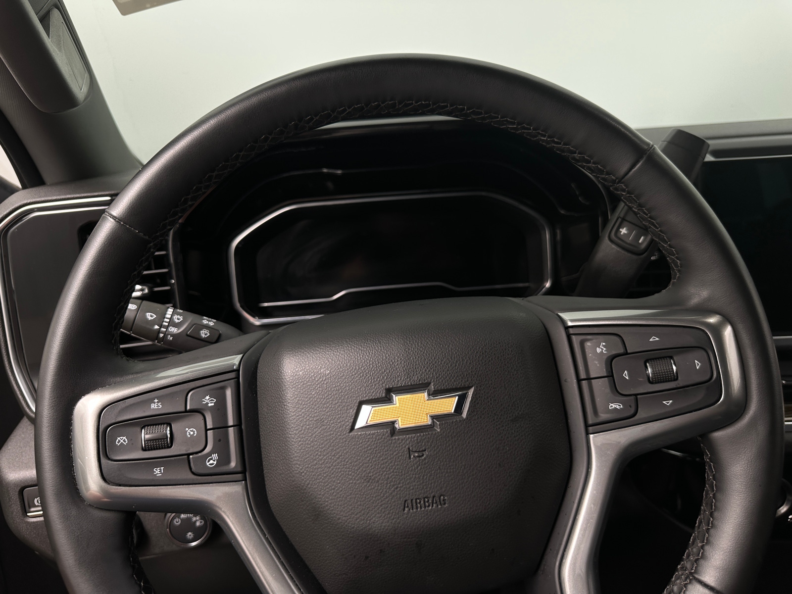 Thumbnail: 2023 Chevrolet Silverado 1500 - 5