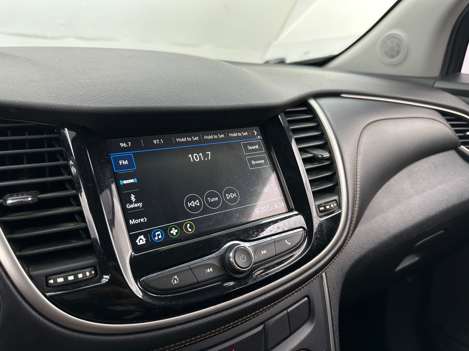 Thumbnail: 2018 Chevrolet Trax - 4