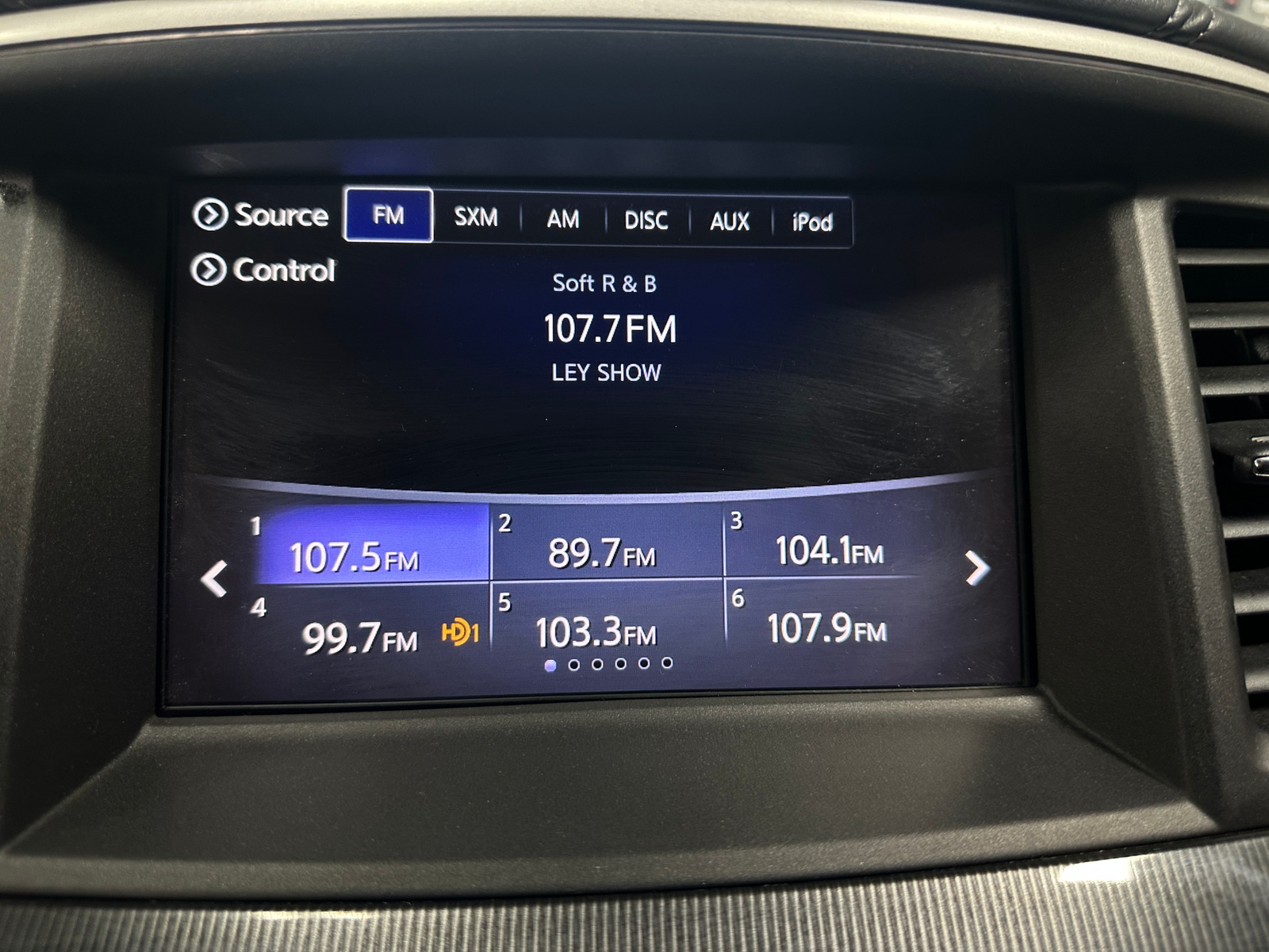 Thumbnail: 2017 INFINITI QX60 - 3