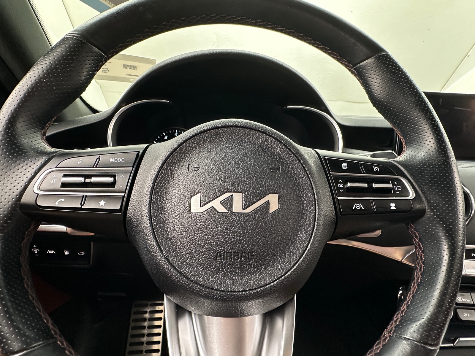 Thumbnail: 2022 Kia Stinger - 4
