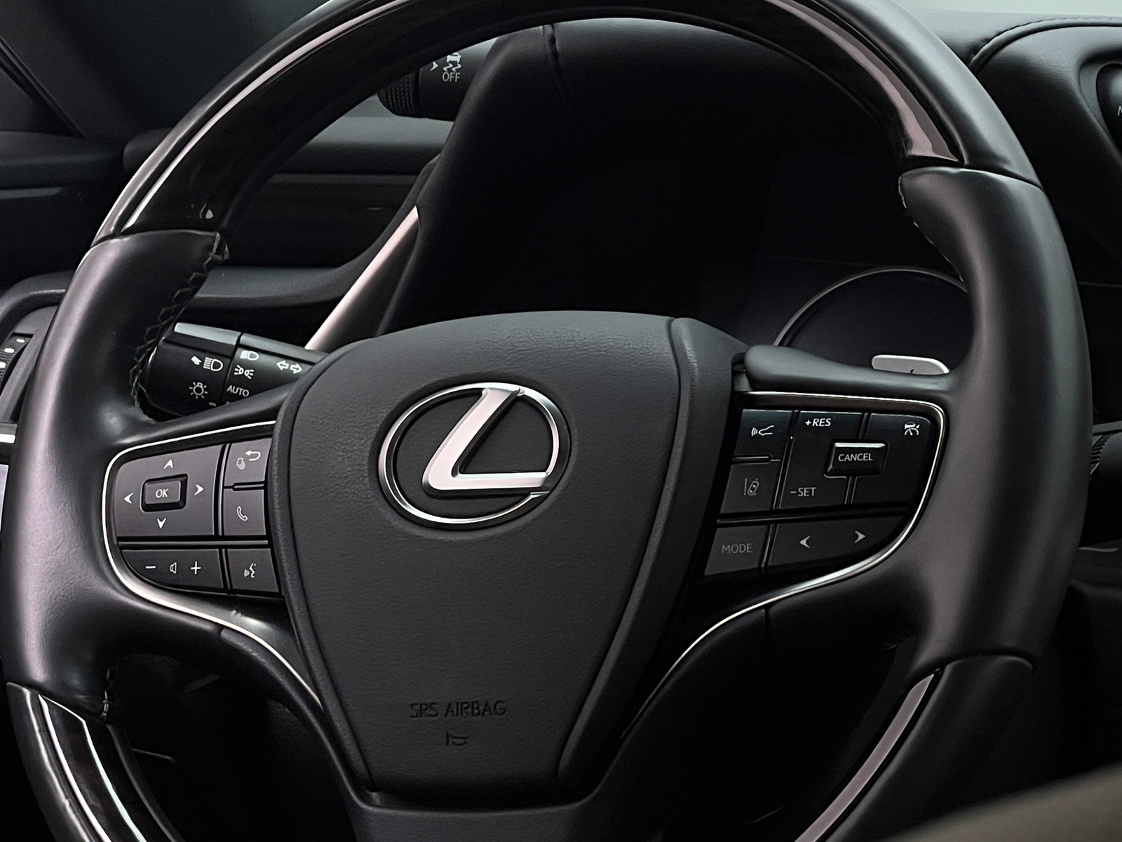 Thumbnail: 2021 Lexus ES - 5