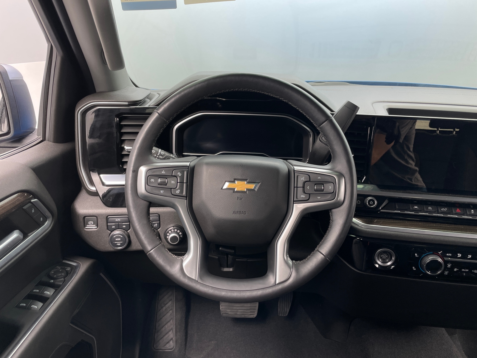 Thumbnail: 2022 Chevrolet Silverado 1500 - 5