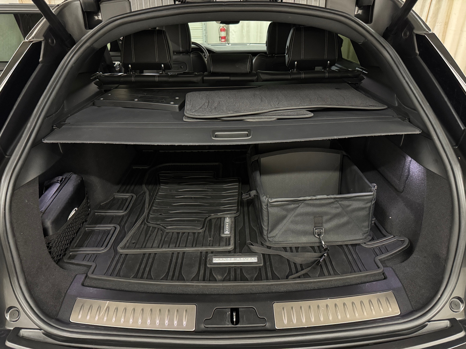 Thumbnail: 2022 Land Rover Range Rover Velar - 6