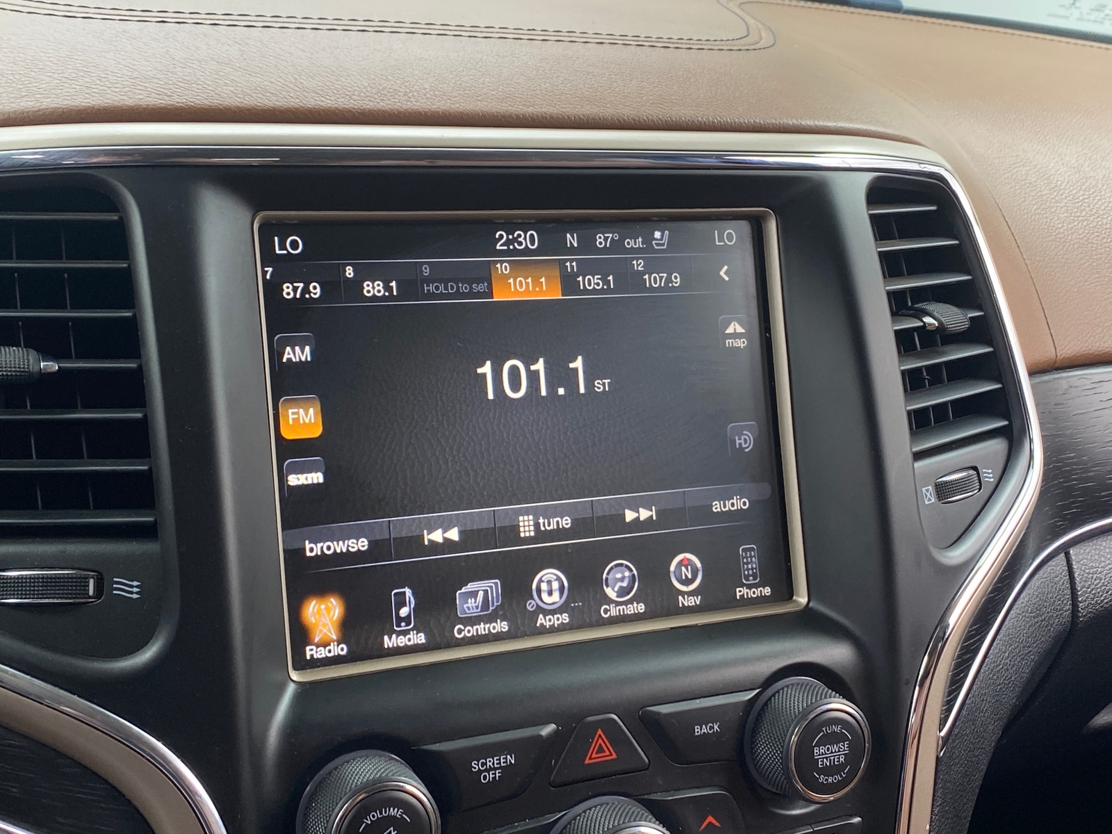 Thumbnail: 2016 Jeep Grand Cherokee - 3