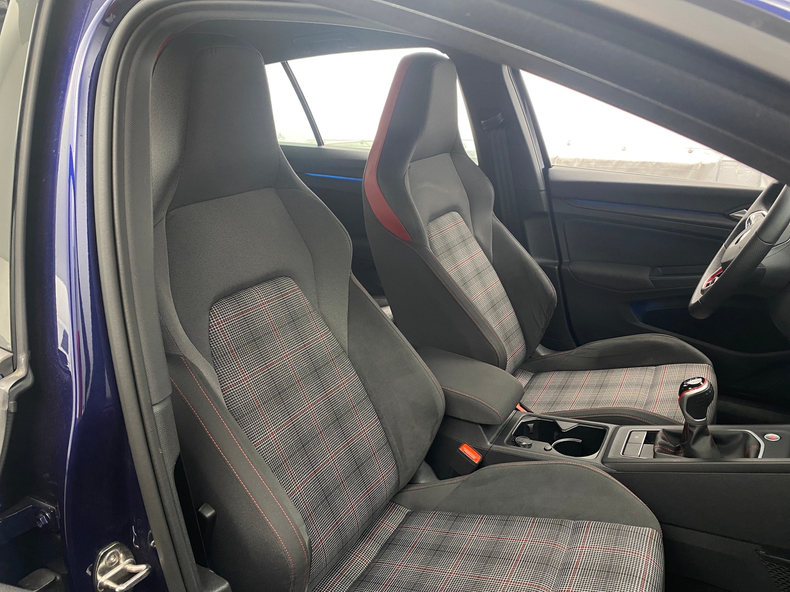 Thumbnail: 2022 Volkswagen Golf - 2