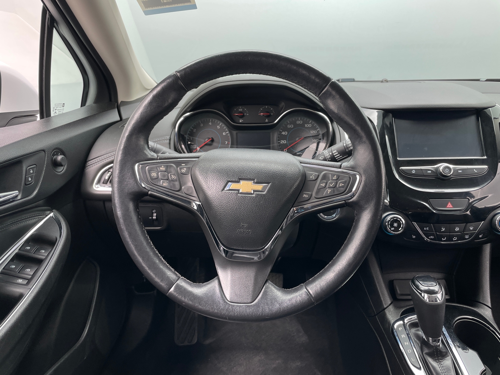 Thumbnail: 2017 Chevrolet Cruze - 4