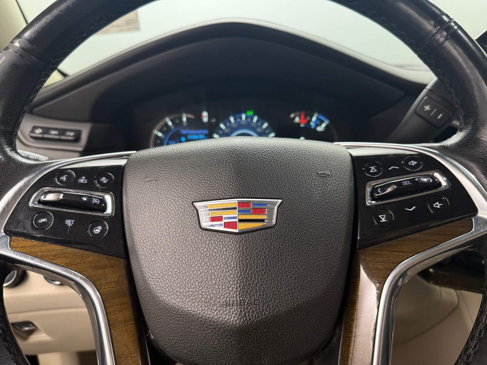 Thumbnail: 2019 Cadillac Escalade - 4