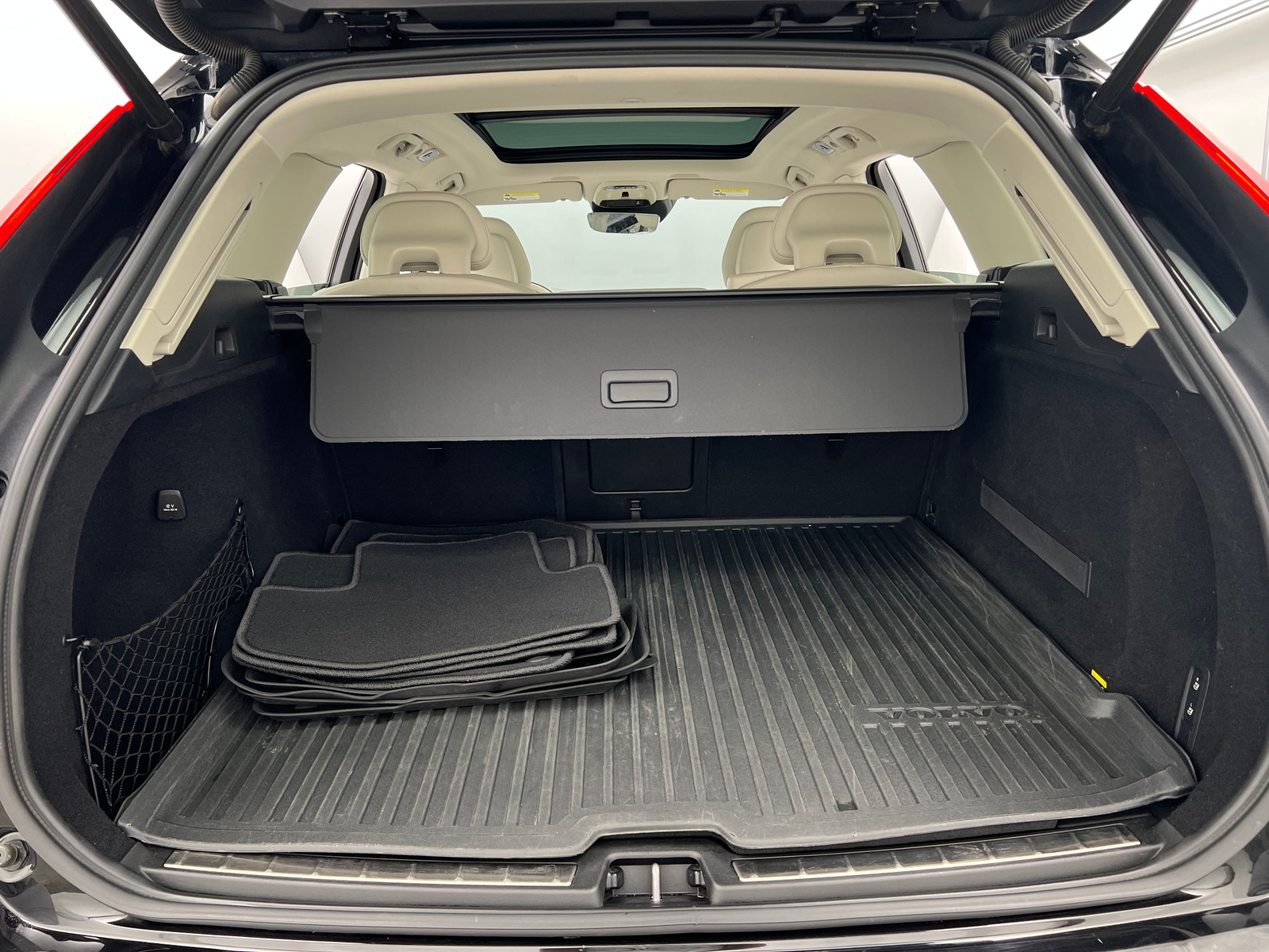 Thumbnail: 2018 Volvo XC60 - 6