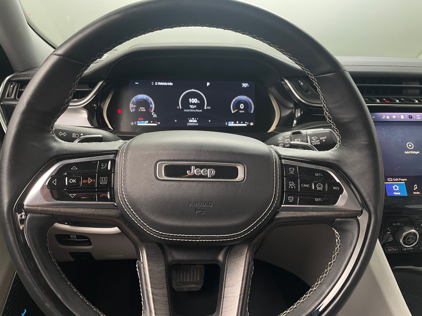 Thumbnail: 2023 Jeep Grand Cherokee - 4