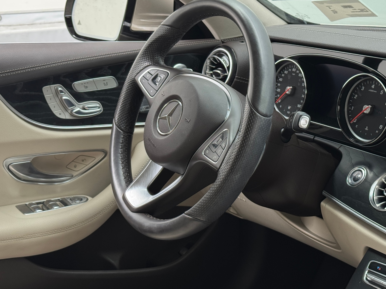 Thumbnail: 2018 Mercedes-Benz E-Class - 3