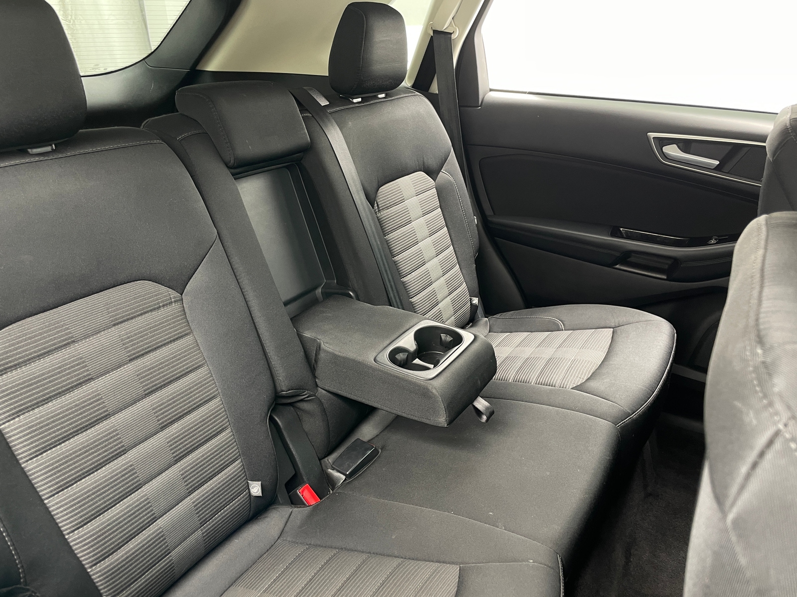 Thumbnail: 2016 Ford Edge - 6