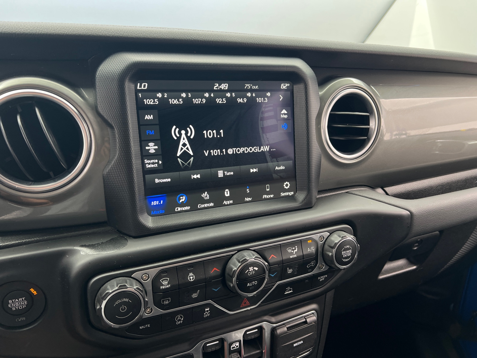 Thumbnail: 2022 Jeep Wrangler - 4