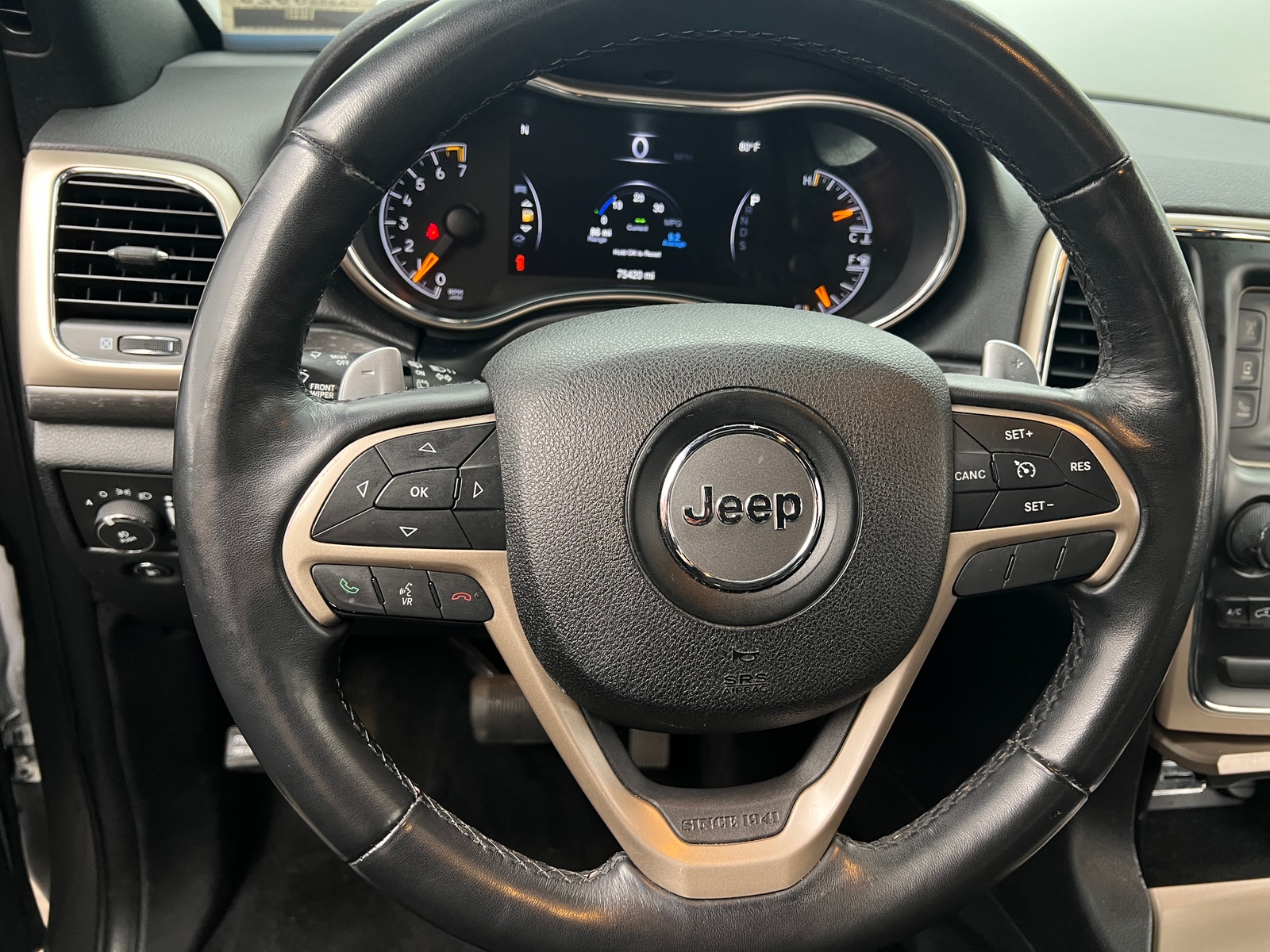 Thumbnail: 2015 Jeep Grand Cherokee - 5