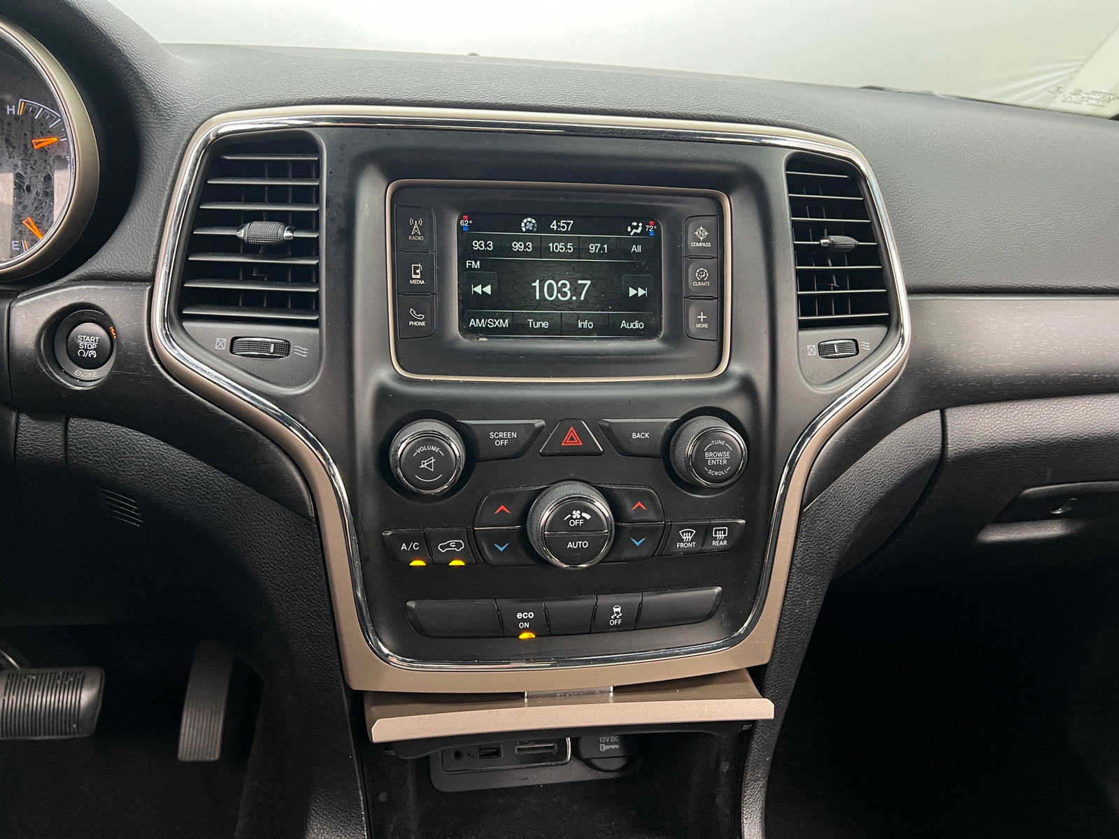 Thumbnail: 2015 Jeep Grand Cherokee - 4