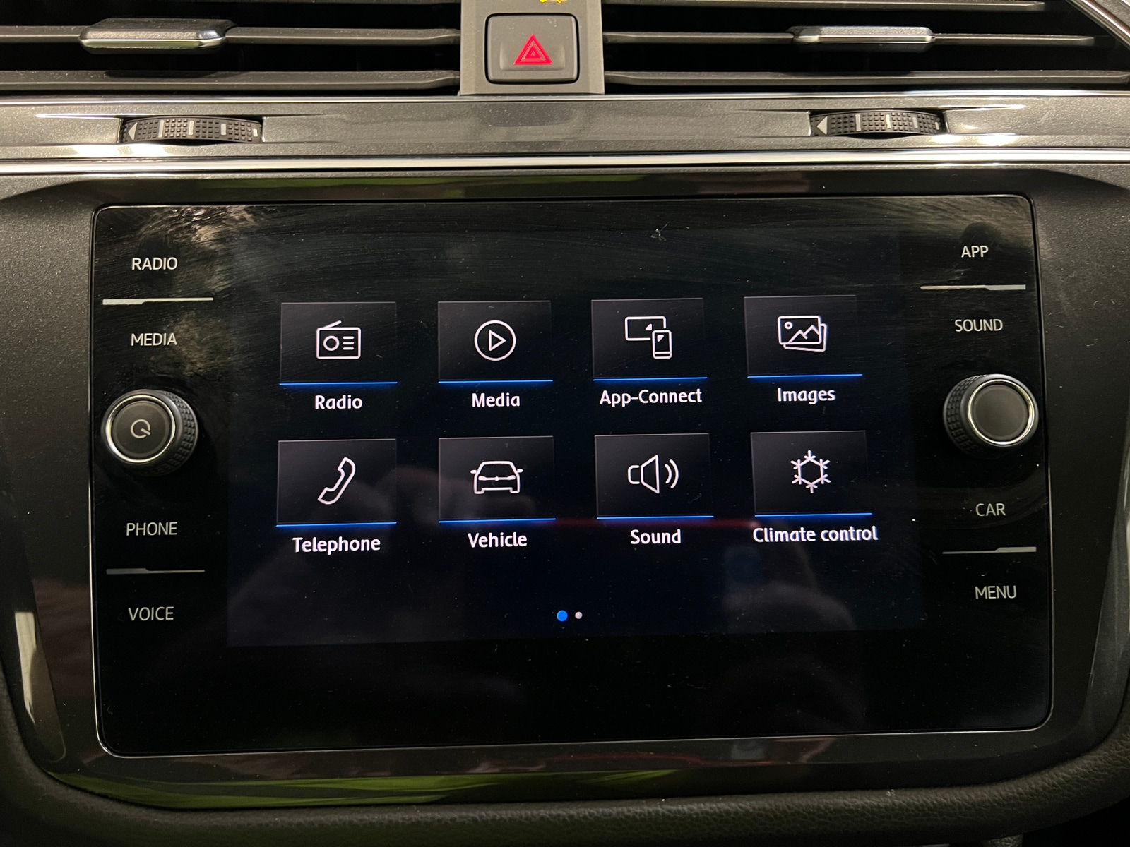Thumbnail: 2019 Volkswagen Tiguan - 3