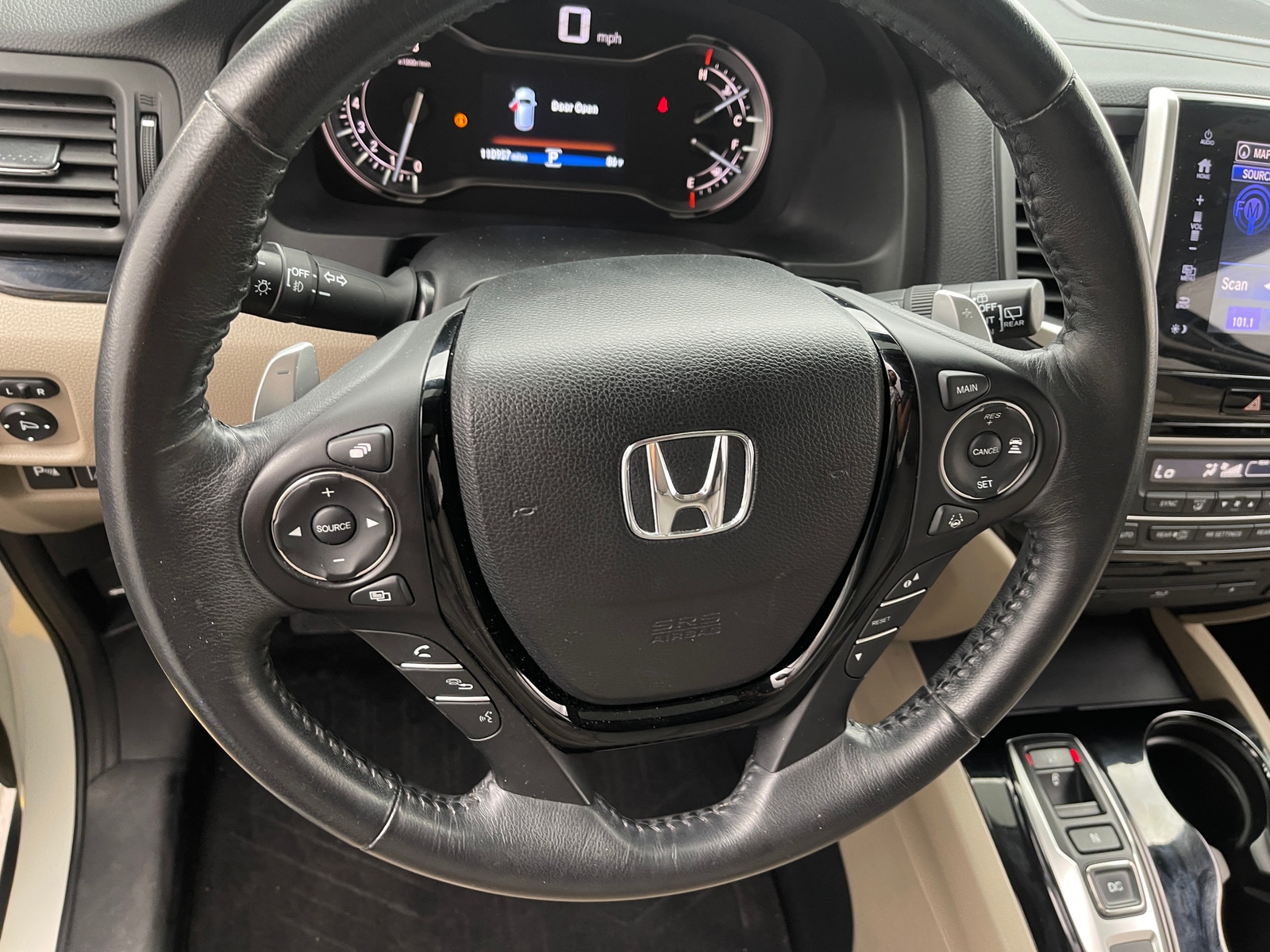 Thumbnail: 2017 Honda Pilot - 4