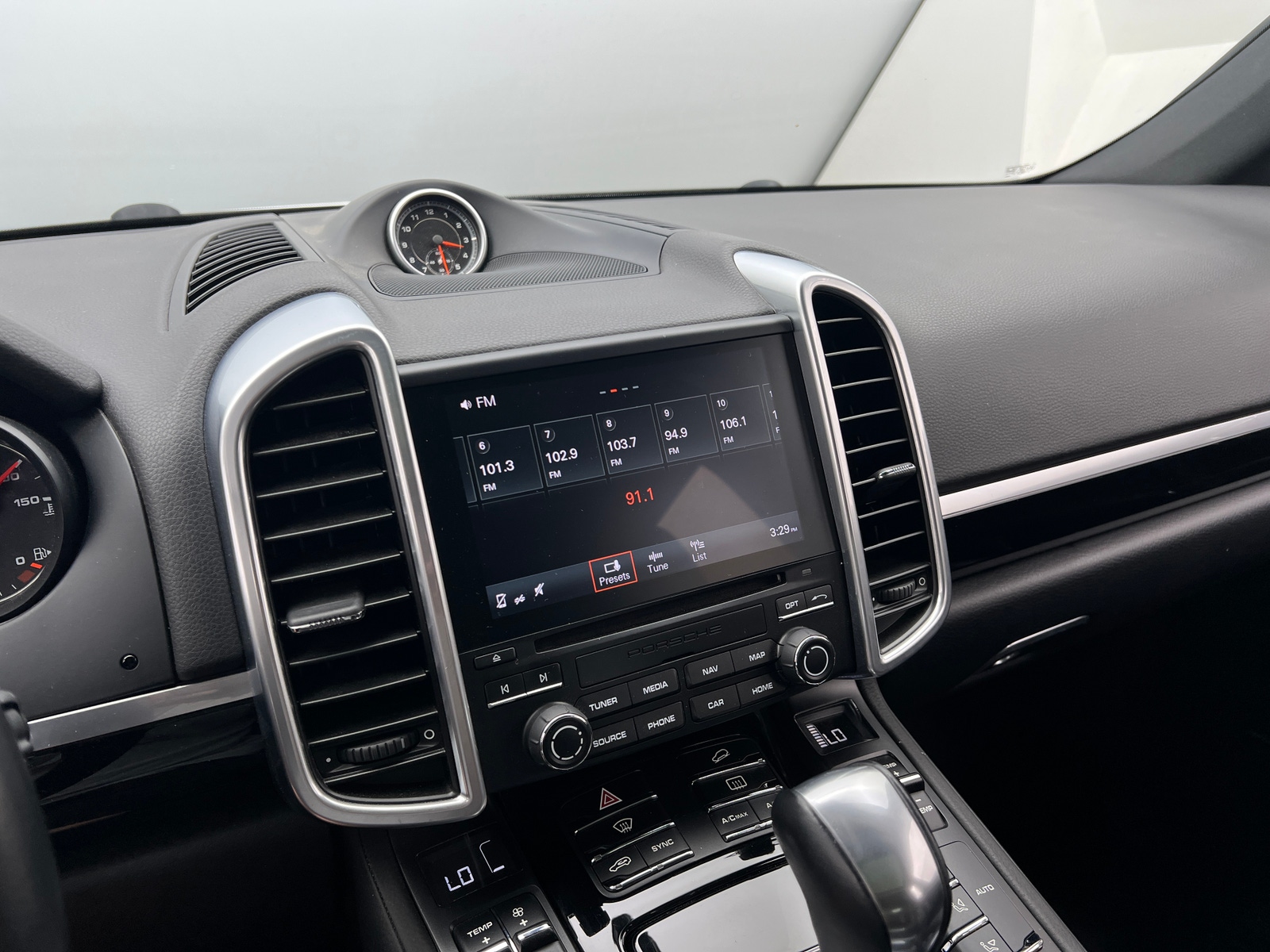 Thumbnail: 2017 Porsche Cayenne - 3
