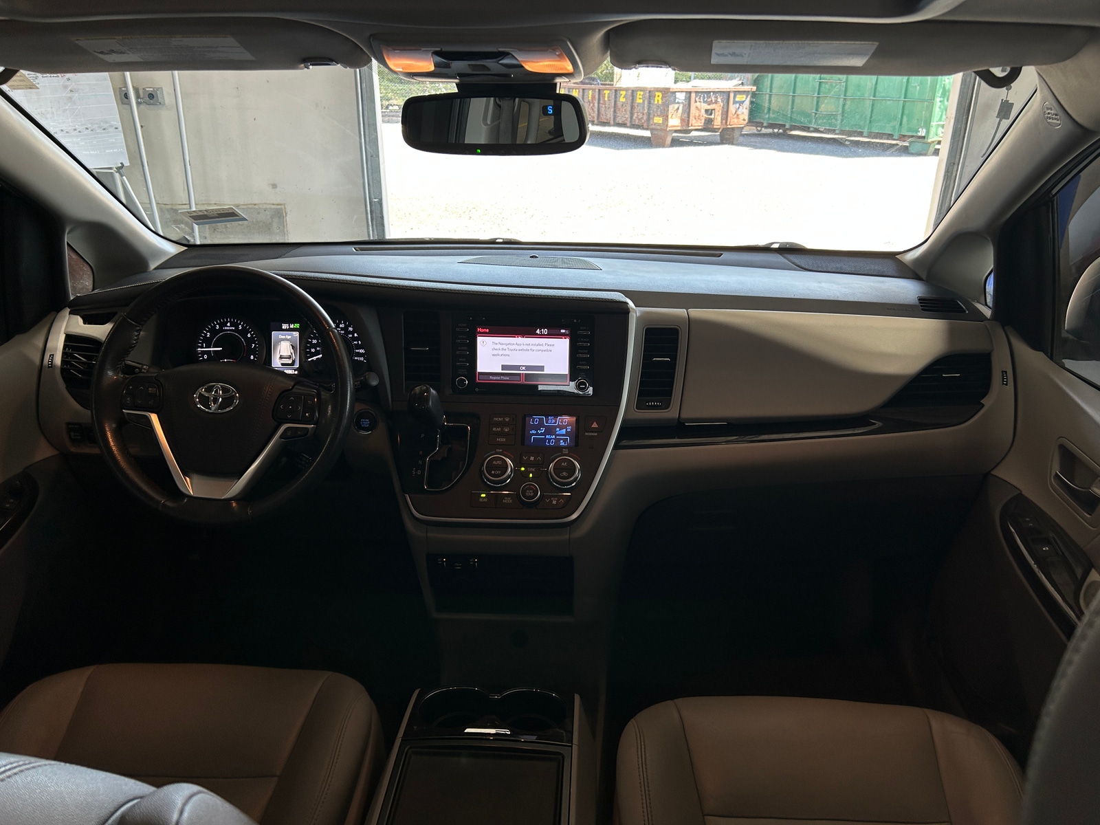 Thumbnail: 2020 Toyota Sienna - 2