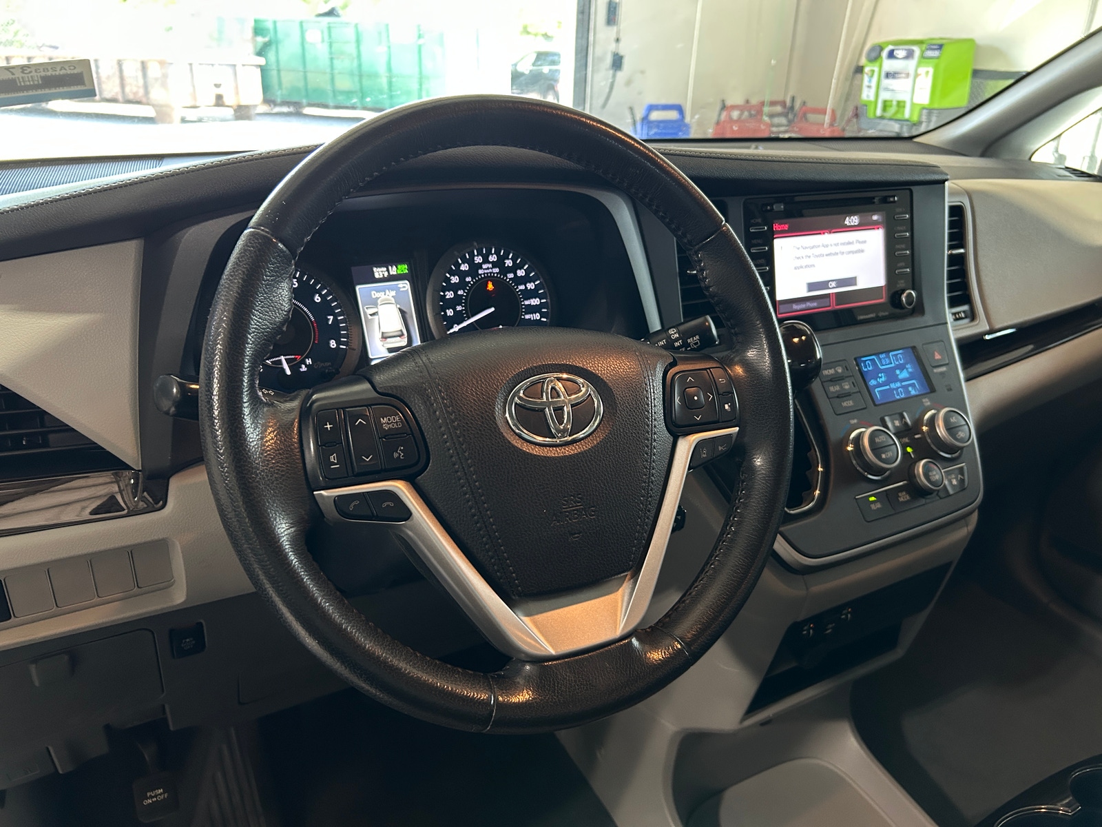 Thumbnail: 2020 Toyota Sienna - 4