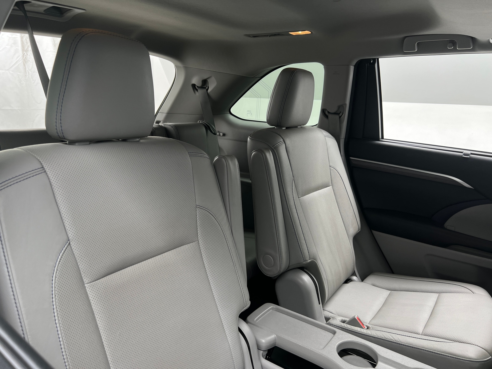 Thumbnail: 2017 Toyota Highlander - 5