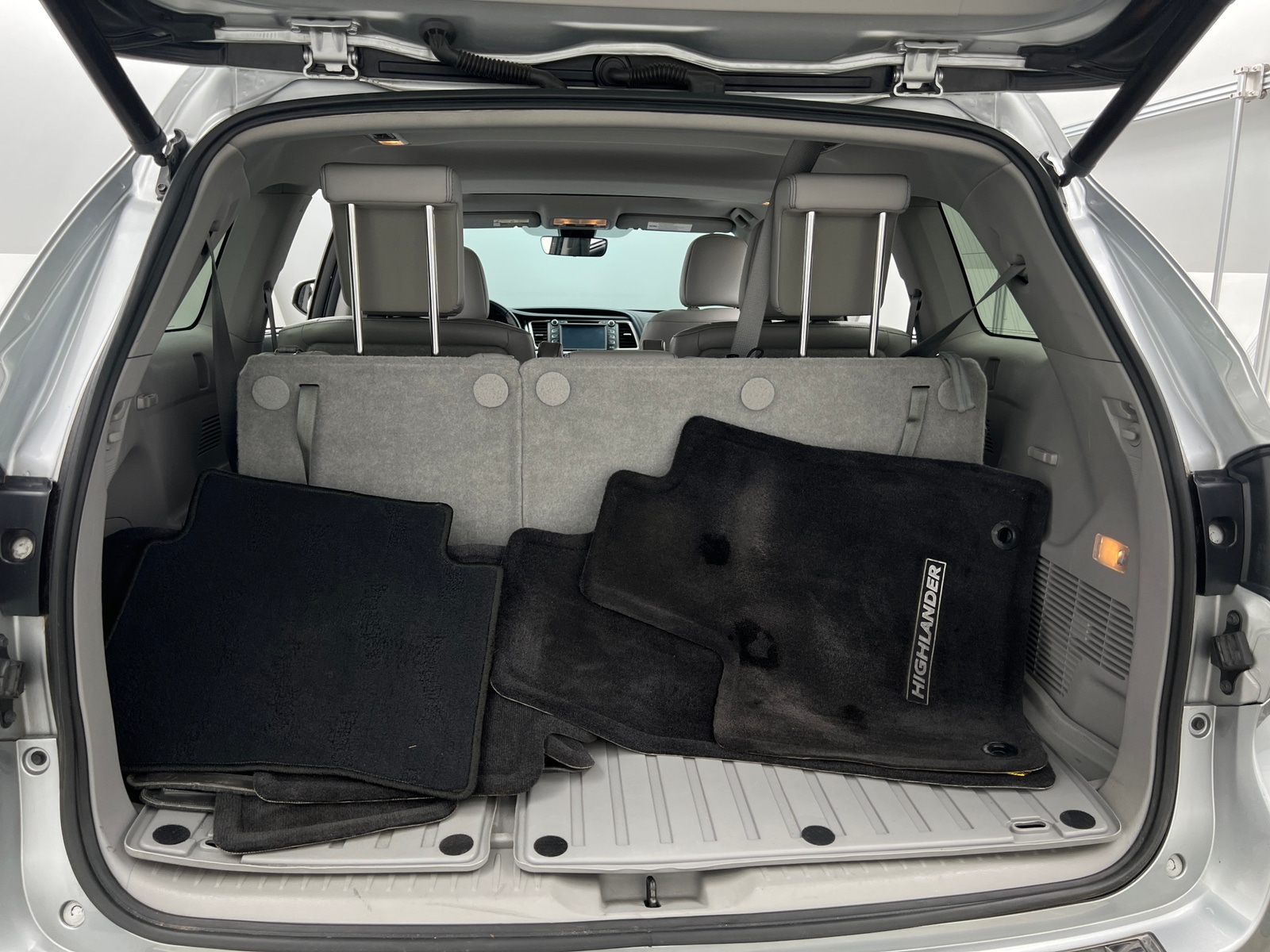 Thumbnail: 2017 Toyota Highlander - 6