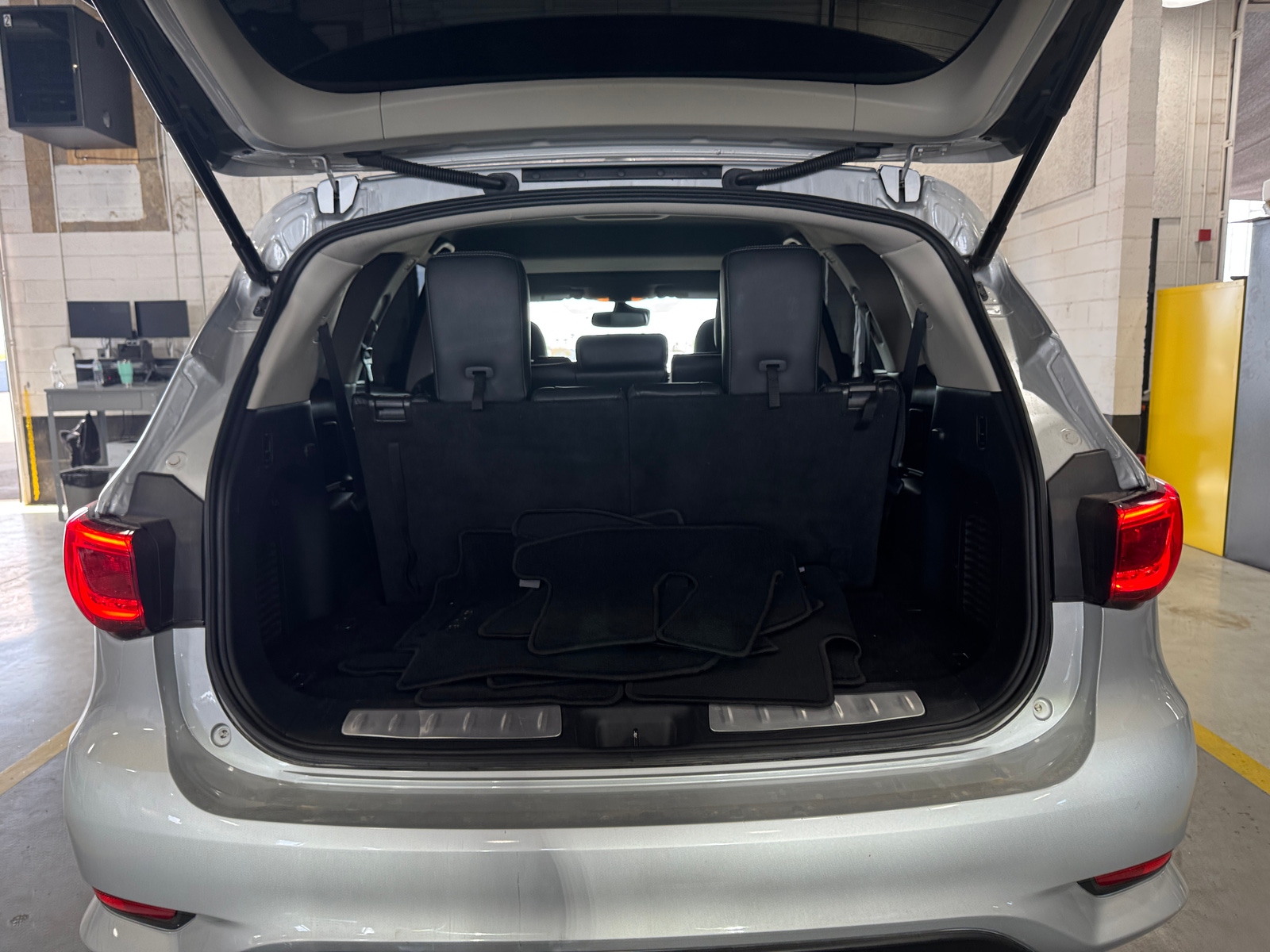 Thumbnail: 2019 INFINITI QX60 - 6