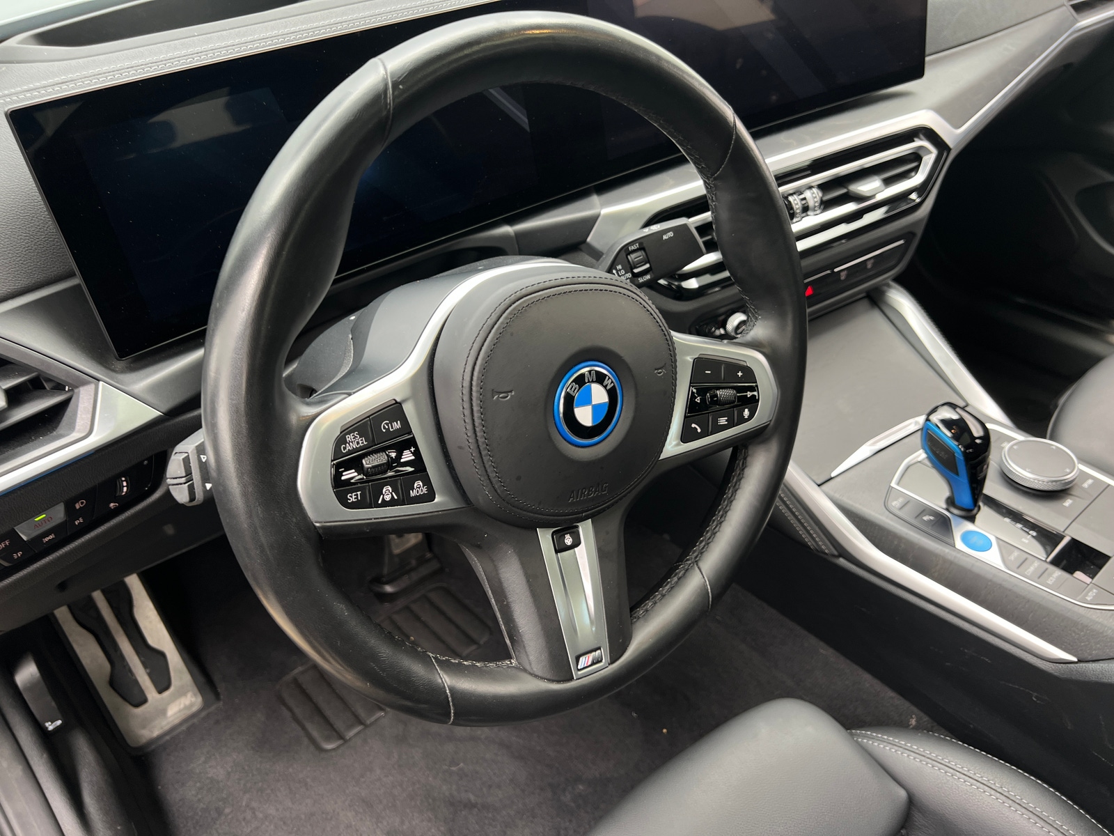 Thumbnail: 2022 BMW i4 - 3