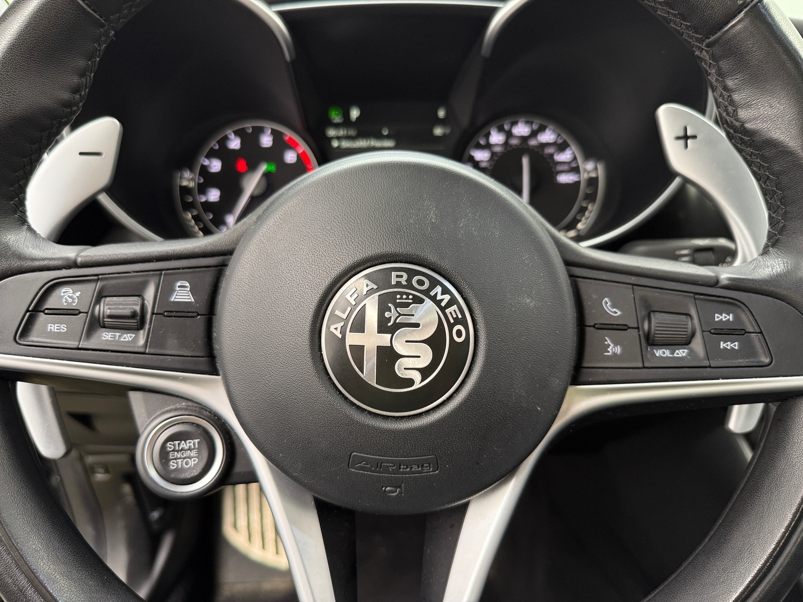 Thumbnail: 2018 Alfa Romeo Giulia - 4