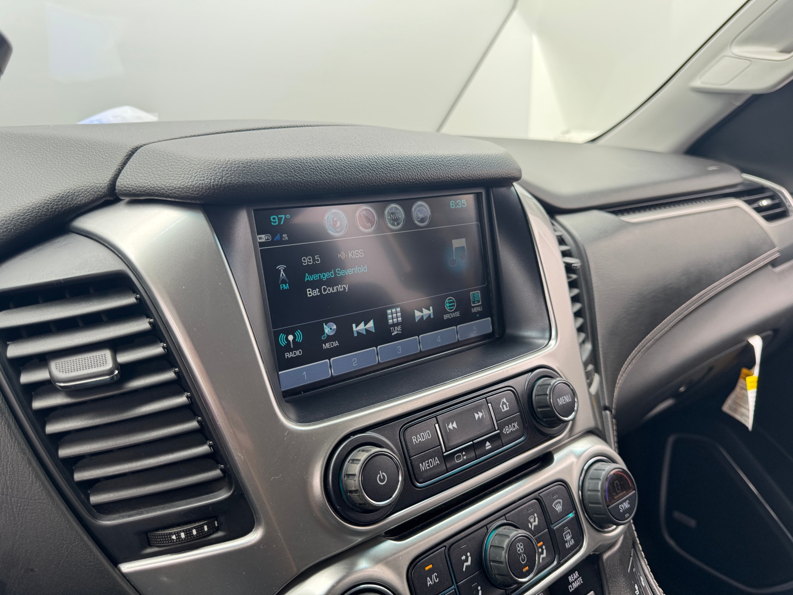 Thumbnail: 2019 Chevrolet Suburban - 3