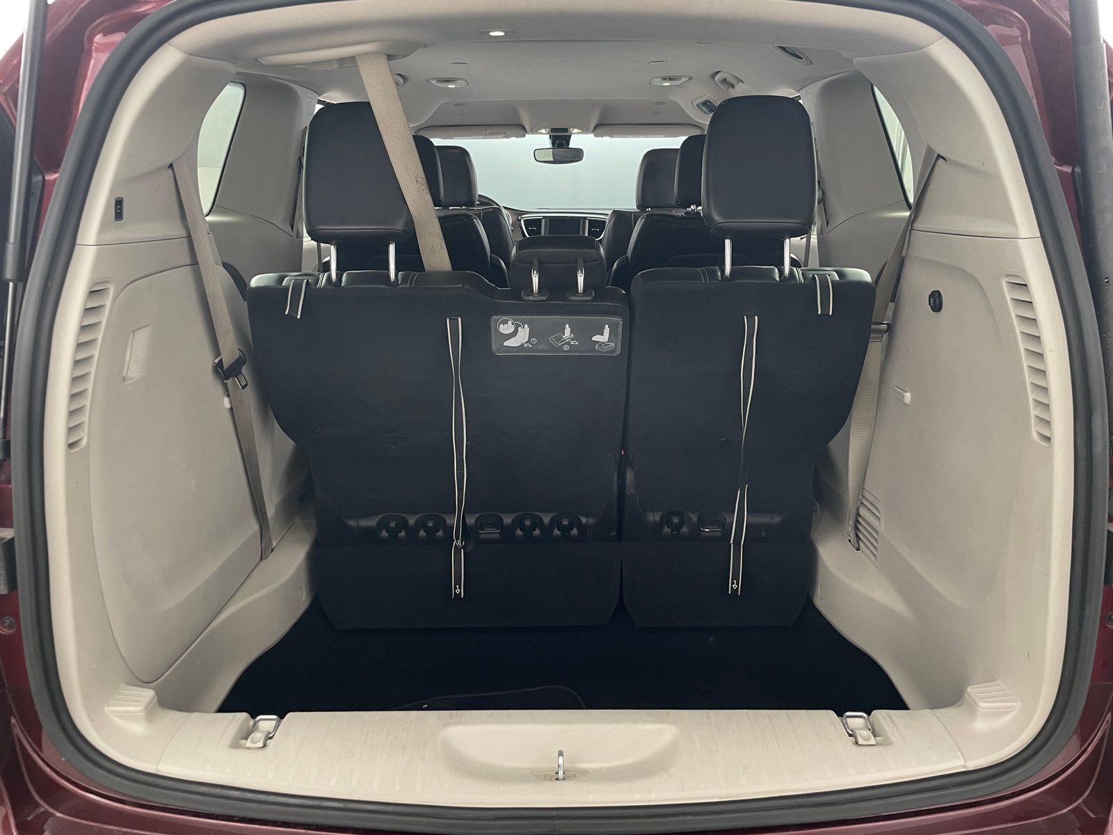 Thumbnail: 2021 Chrysler Voyager - 6