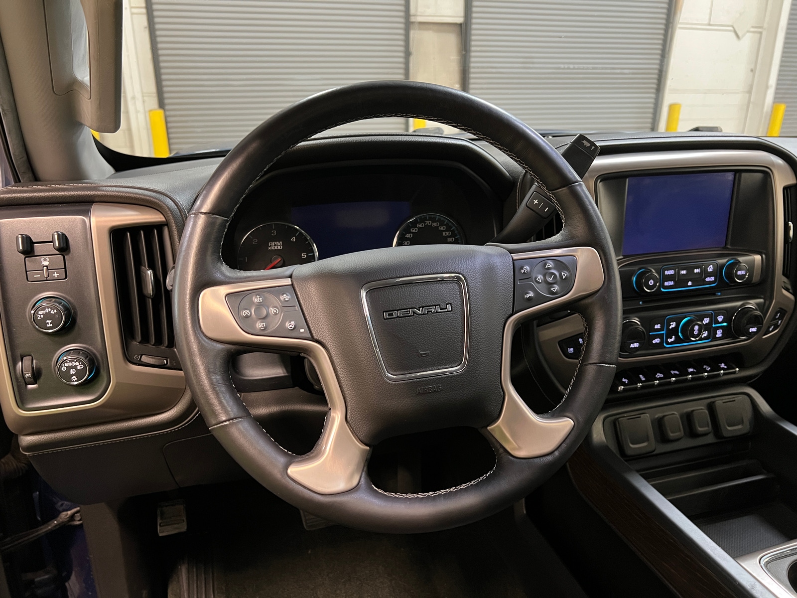 Thumbnail: 2017 GMC Sierra 1500 - 4