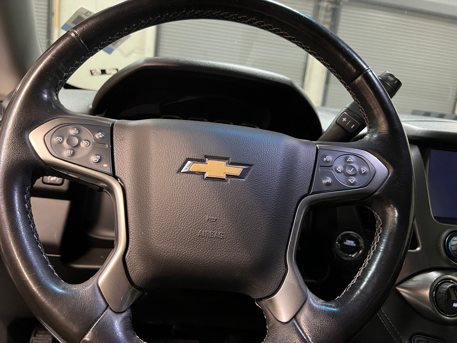 Thumbnail: 2018 Chevrolet Suburban - 4