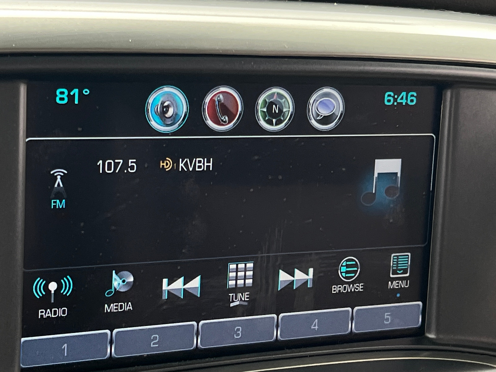 Thumbnail: 2018 Chevrolet Silverado 1500 - 3