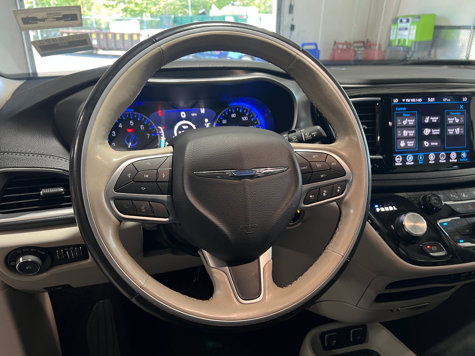Thumbnail: 2019 Chrysler Pacifica - 4