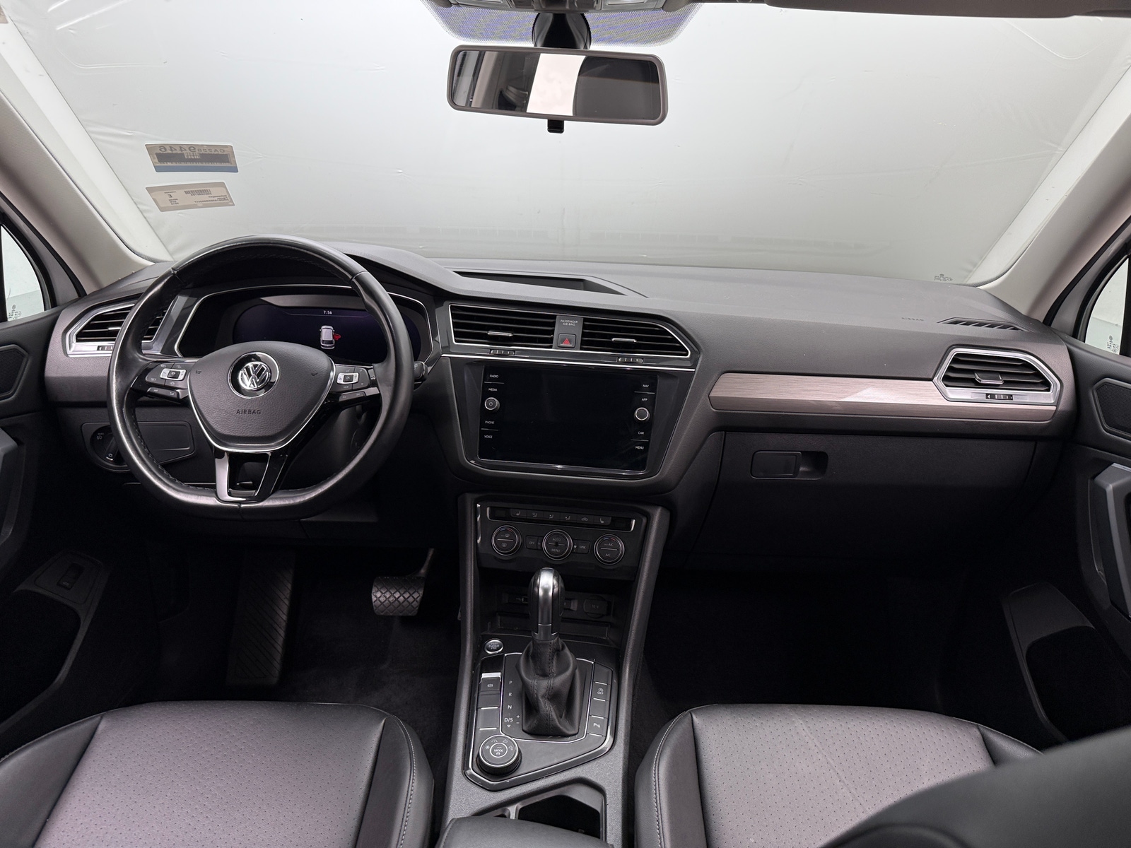 Thumbnail: 2019 Volkswagen Tiguan - 2