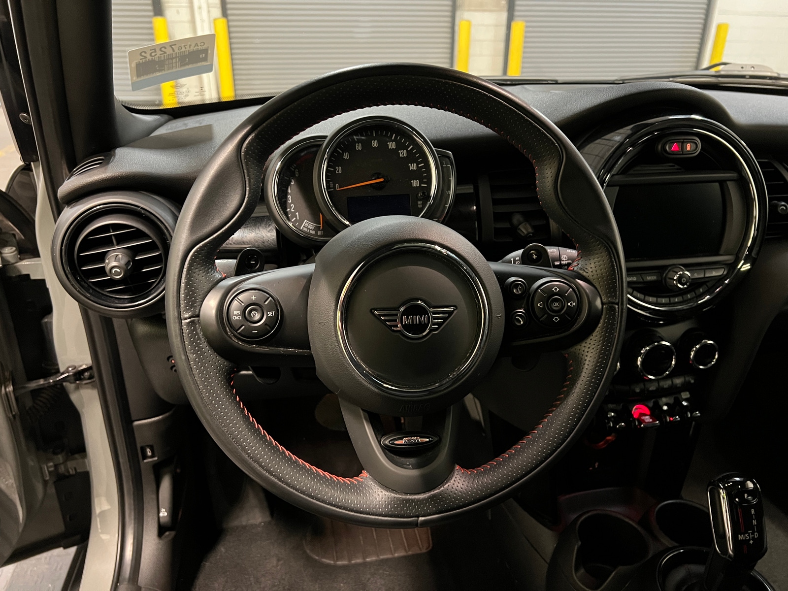Thumbnail: 2021 MINI Cooper Hardtop - 4