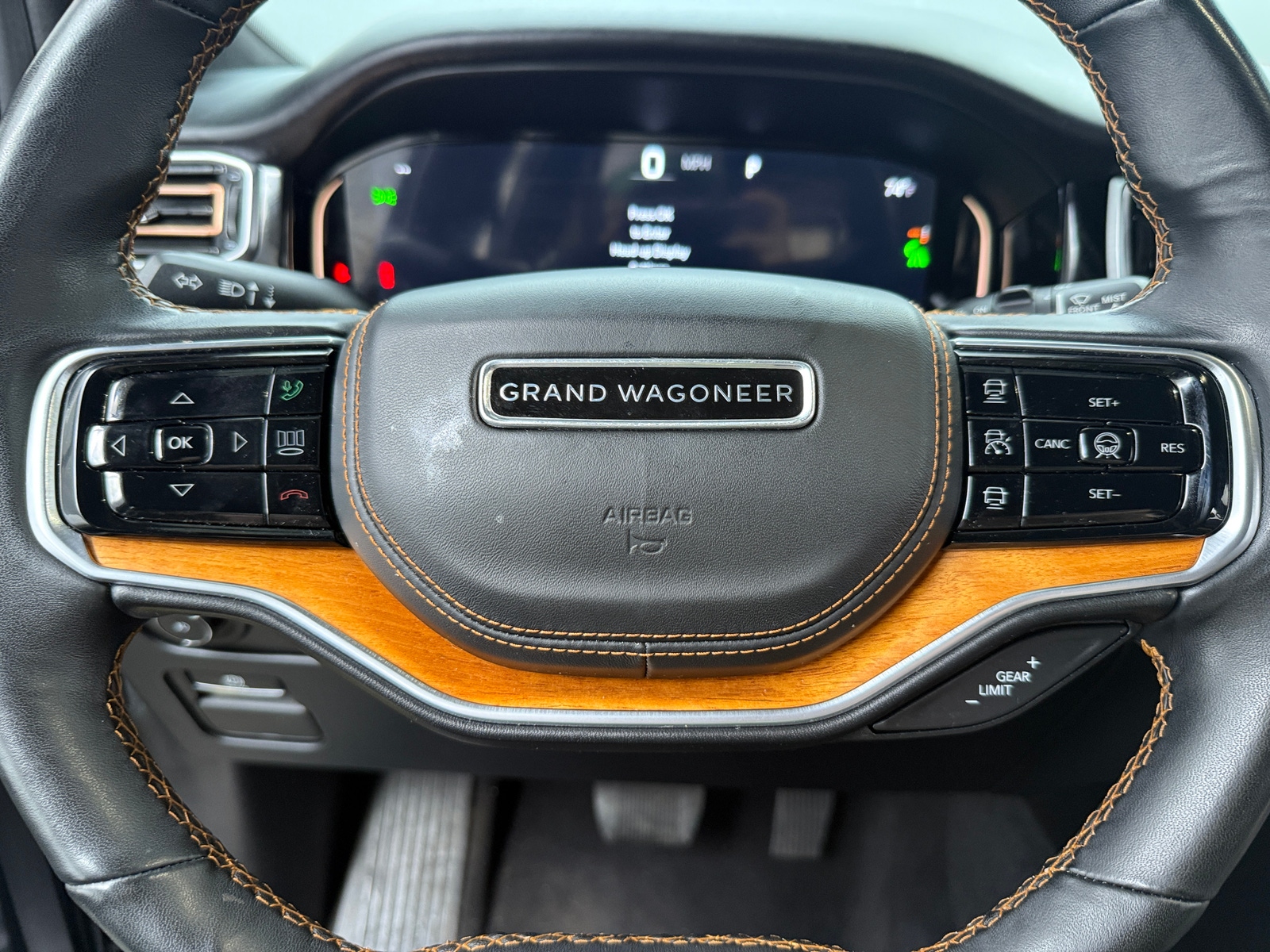 Thumbnail: 2022 Jeep Grand Wagoneer - 4