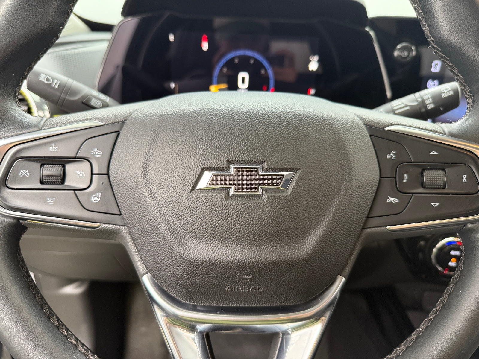 Thumbnail: 2025 Chevrolet Trax - 4