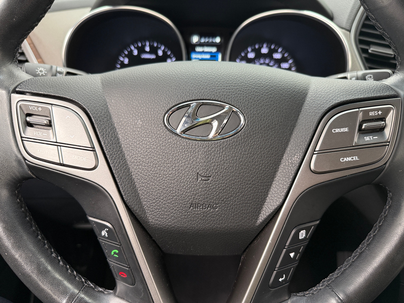 Thumbnail: 2017 Hyundai Santa Fe - 4