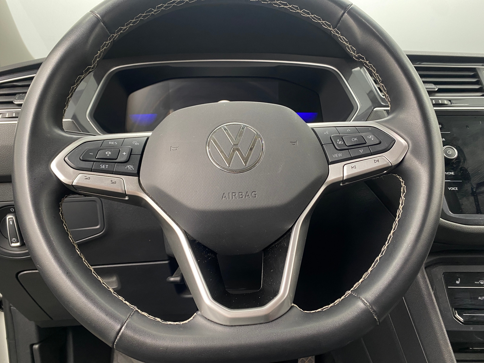 Thumbnail: 2024 Volkswagen Tiguan - 4