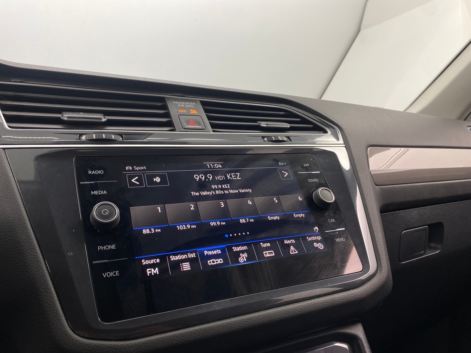 Thumbnail: 2024 Volkswagen Tiguan - 3