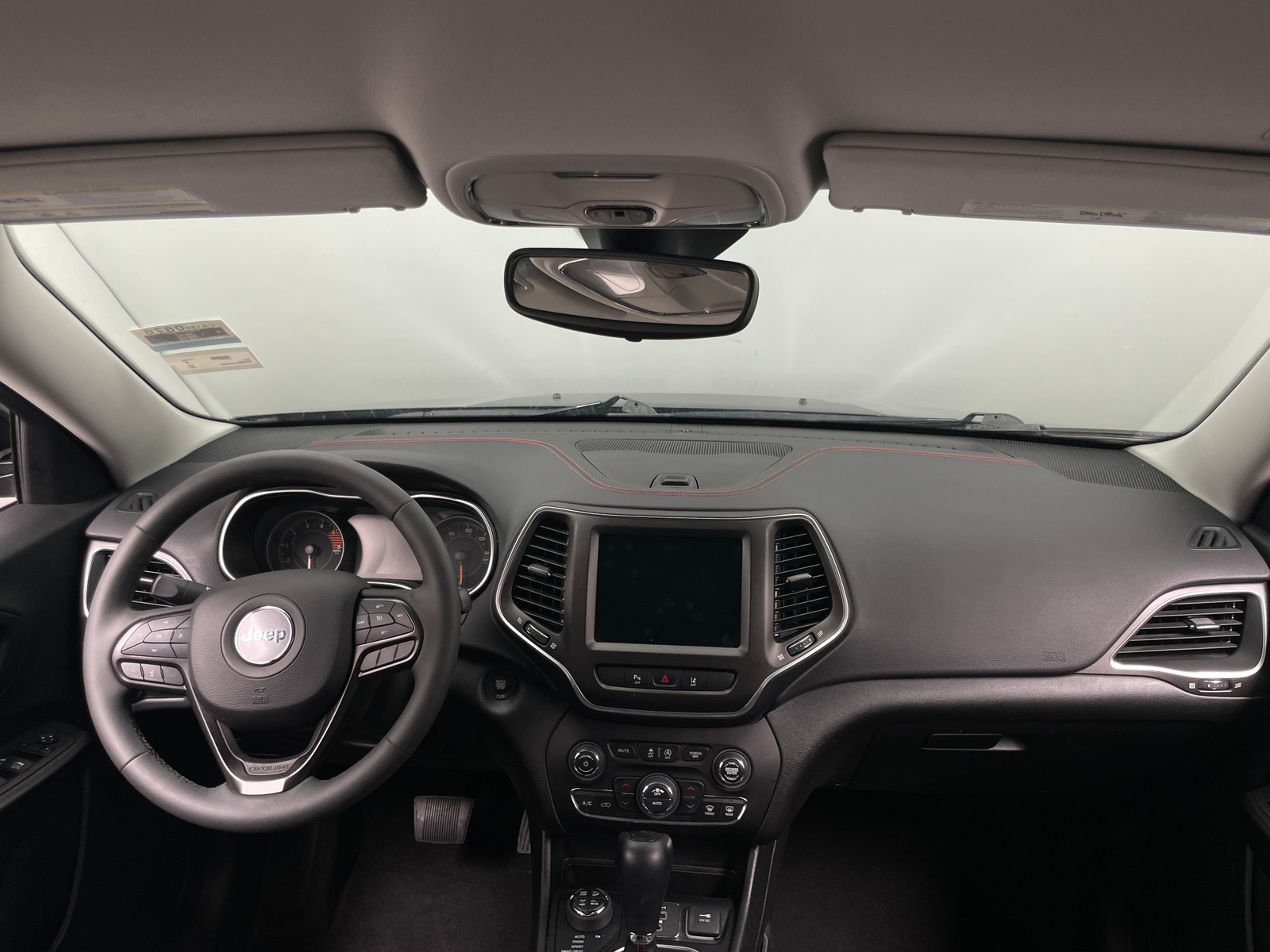 Thumbnail: 2022 Jeep Cherokee - 3