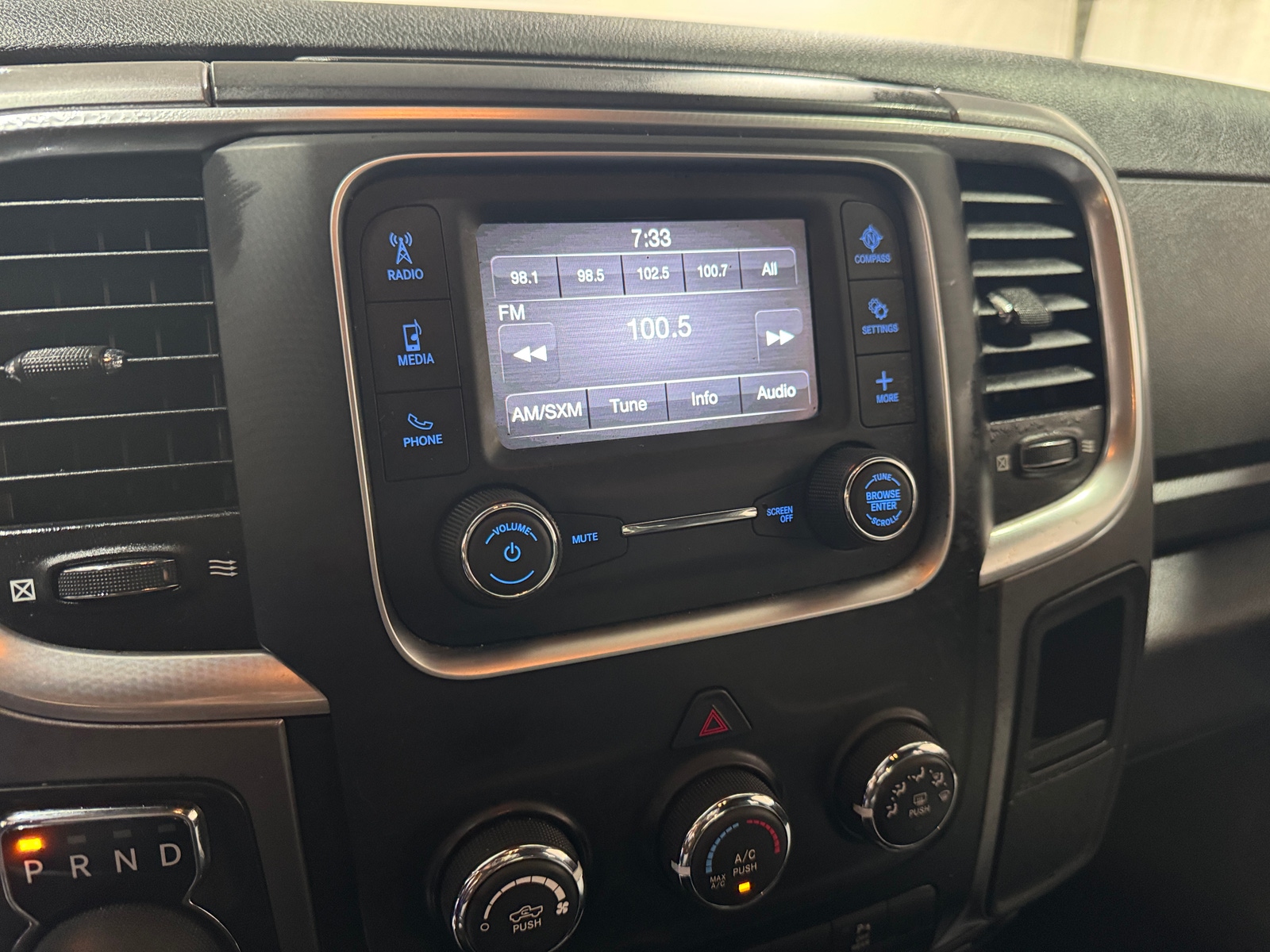 Thumbnail: 2021 RAM 1500 Classic - 4