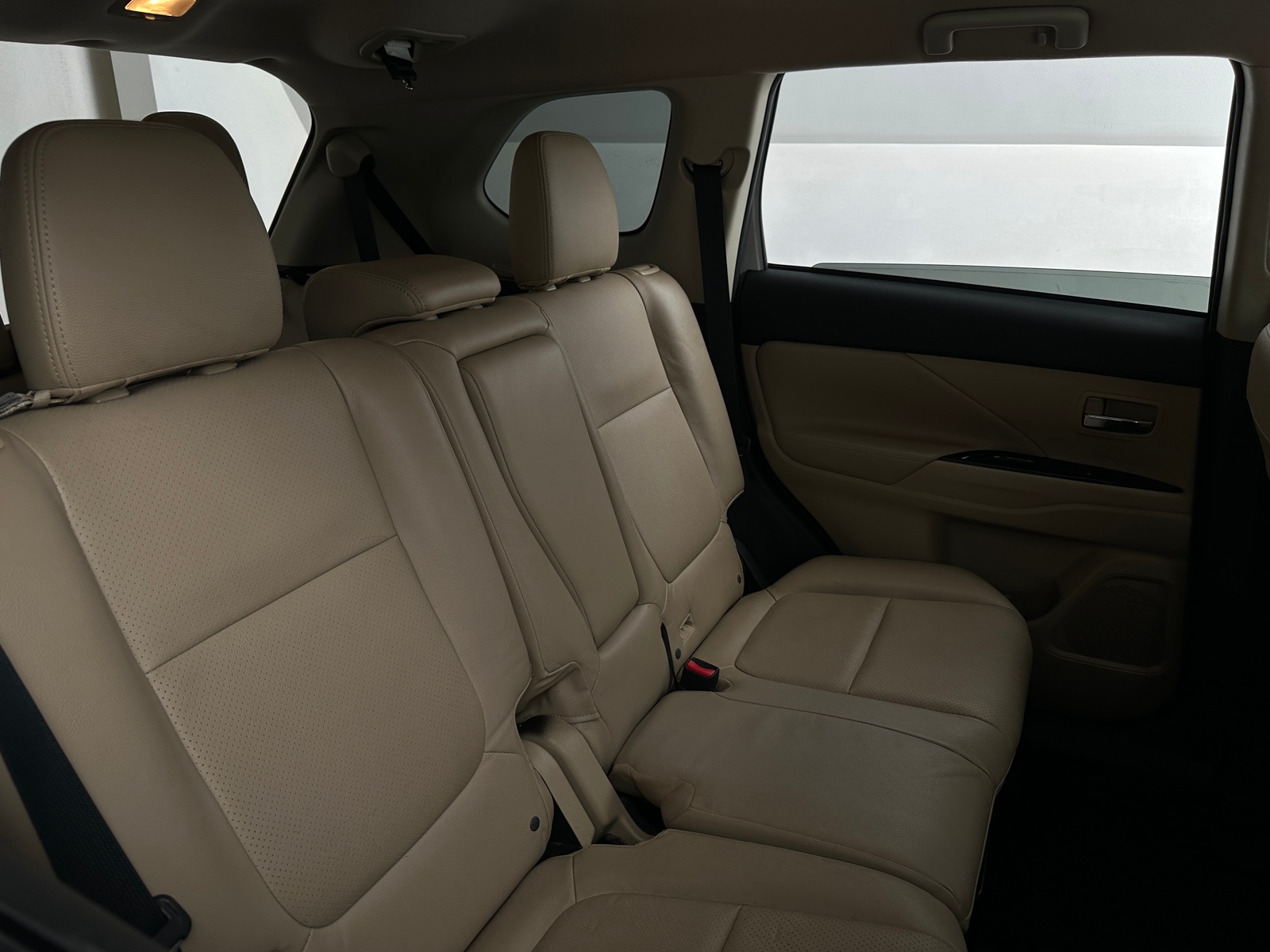 Thumbnail: 2016 Mitsubishi Outlander - 5