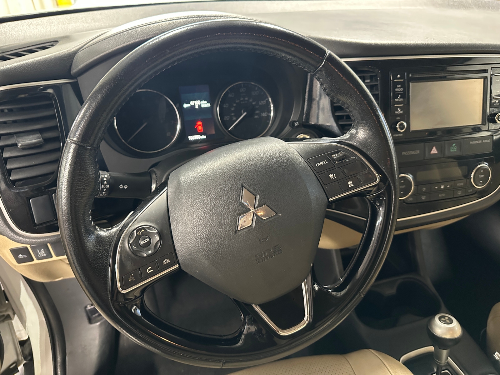 Thumbnail: 2016 Mitsubishi Outlander - 4