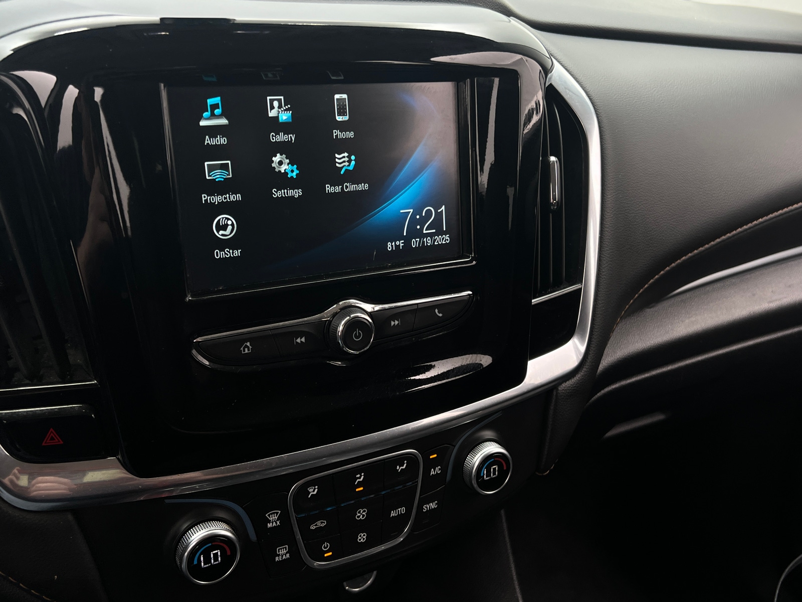 Thumbnail: 2019 Chevrolet Traverse - 4